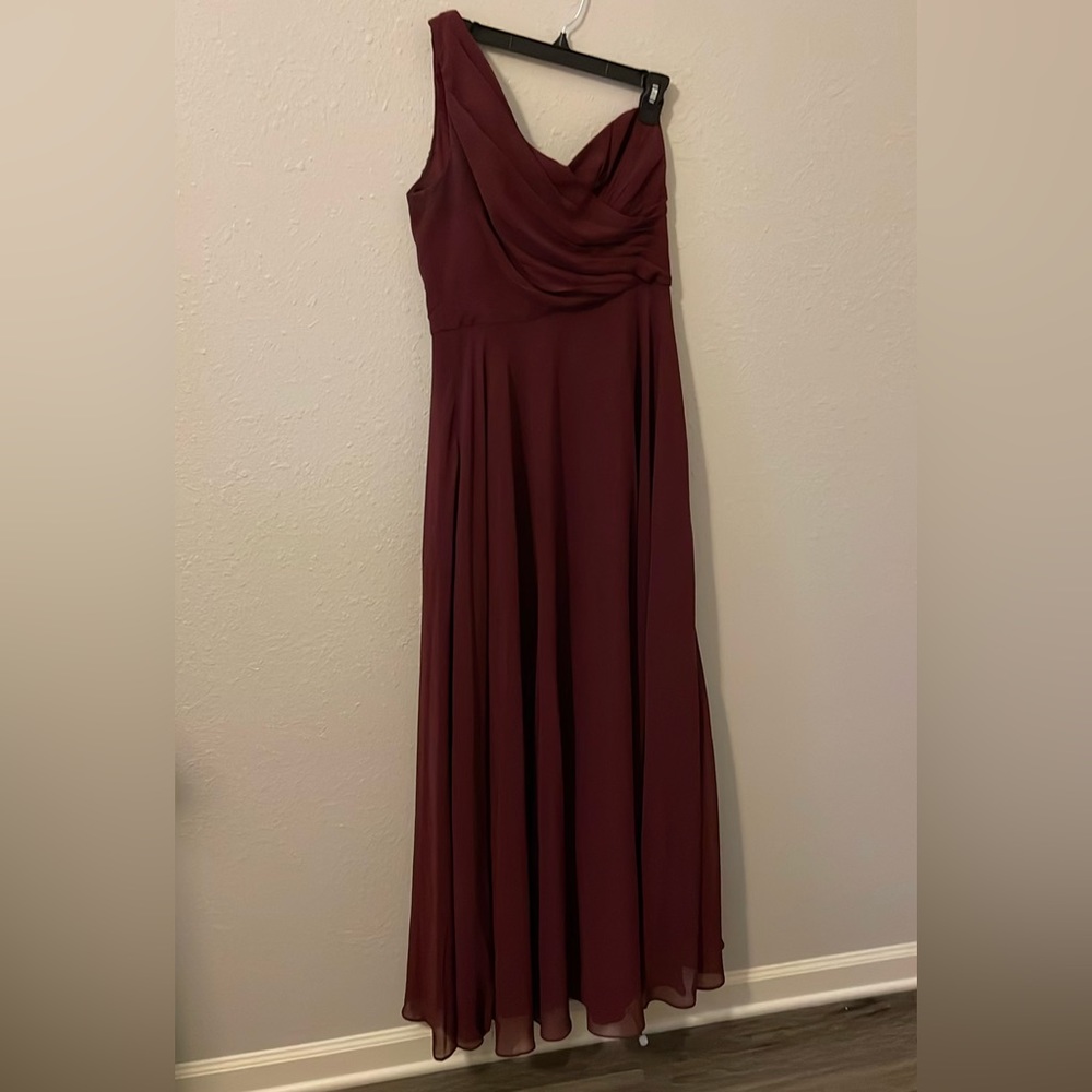 One shoulder, David’s bridal bridesmaid dress